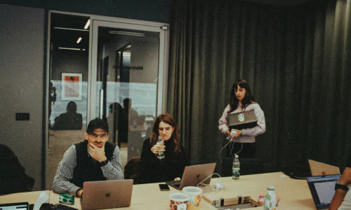 Tech Integration in Healthcare Coworking Spaces