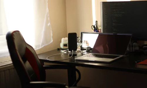 low price hot desks in Chennai Guindy