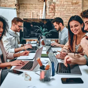 Pros and cons of coworking spaces for freelancers