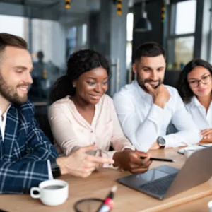 Pros and cons of coworking spaces for freelancers